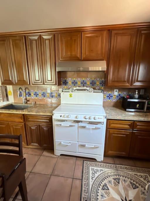 Charming Casita All Too Yourself Near Midtown Apartment ซาคราเมนโต ภายนอก รูปภาพ