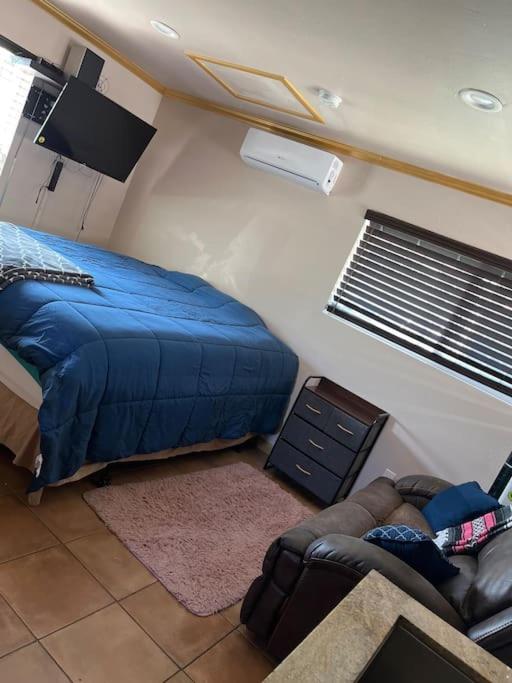 Charming Casita All Too Yourself Near Midtown Apartment ซาคราเมนโต ภายนอก รูปภาพ